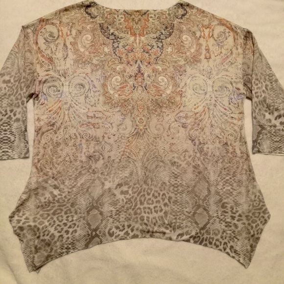 5 for $10 Time and Tru Multiprint Bejeweled 3/4 Sleeve Sharkbite Hem Top XL - Picture 3 of 6